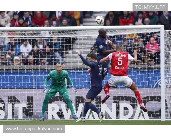 法甲拉莫斯百场纪念战读秒绝杀 巴黎圣日耳曼1比0力克尼斯继续领跑 法甲拉莫斯百场纪念战读秒绝杀 巴黎圣日耳曼1比0力克尼斯继续领跑