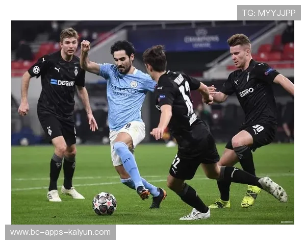 曼城门将扑救神勇引全场惊叹 被评为本场最佳表现 曼城门将扑救神勇引全场惊叹 被评为本场最佳表现