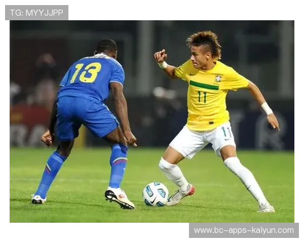 内马尔高速带球撕裂中场,巴西进攻空间全面打开 内马尔高速带球撕裂中场,巴西进攻空间全面打开