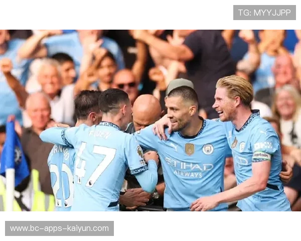 曼城纵深配合形成禁区优势